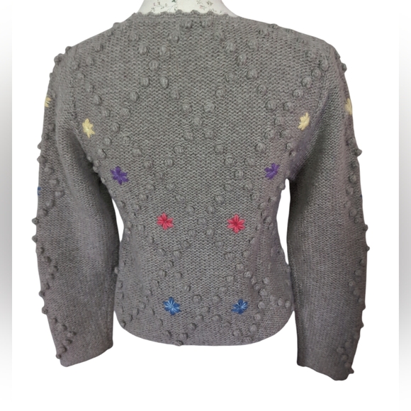 Orvis 100% Shetland wool Cardigan floral design - Picture 3 of 10